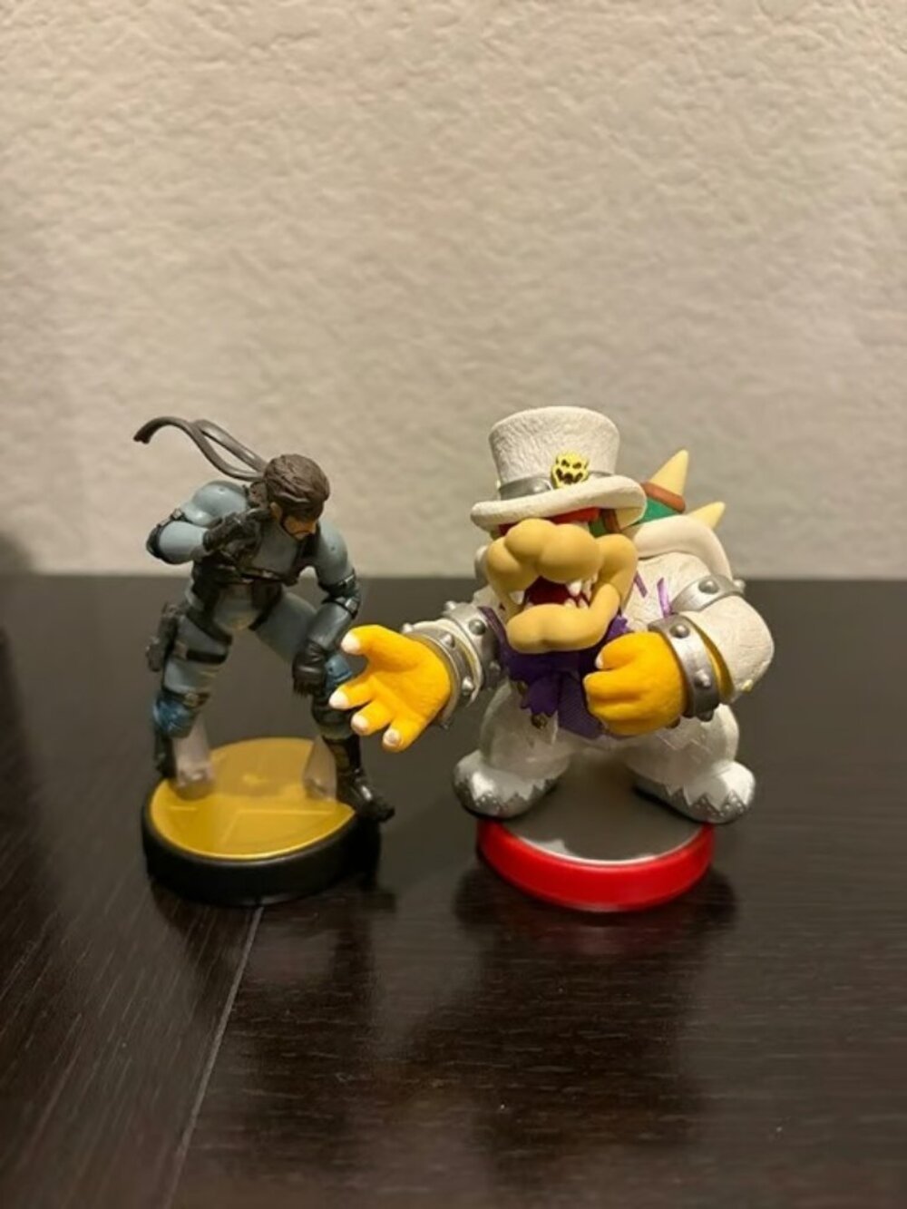 Amiibo Lot Snake Metal Gear Smash Bros & Wedding Bowser Super Mario Odyssey